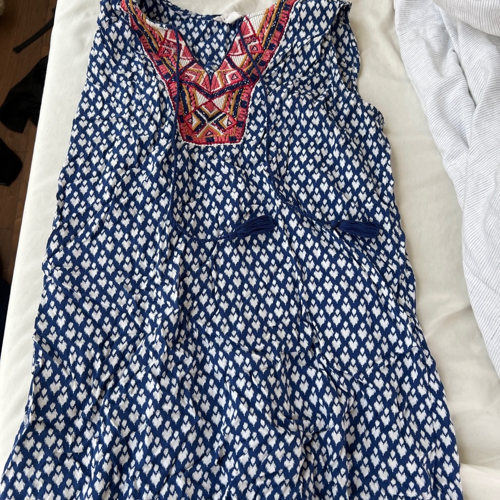Blue and White Patterned Sleeveless Dress